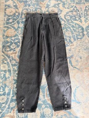 High-Rise Black Cropped Pleat-Front Jeans